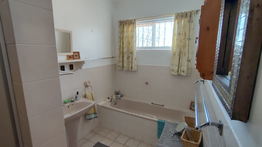 3 Bedroom Property for Sale in Stilbaai Wes Western Cape